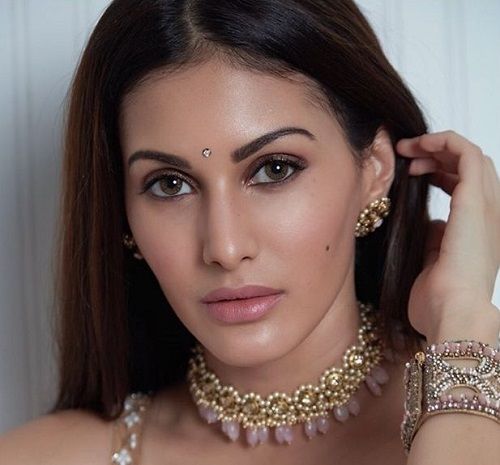 Amyra Dastur Wiki