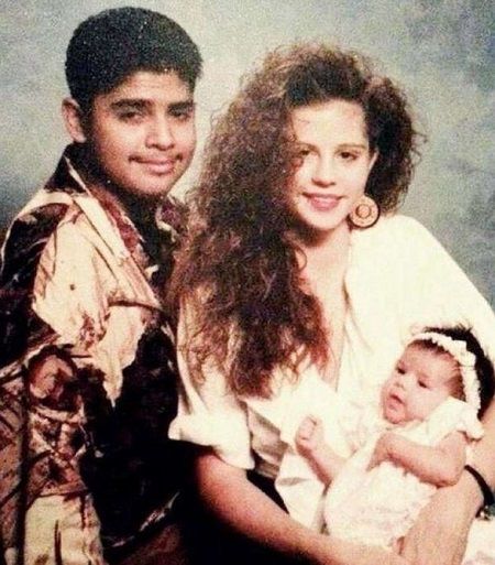 Selena Gomez with her mother Mandy Teefey & dad Ricardo Joel Gomez