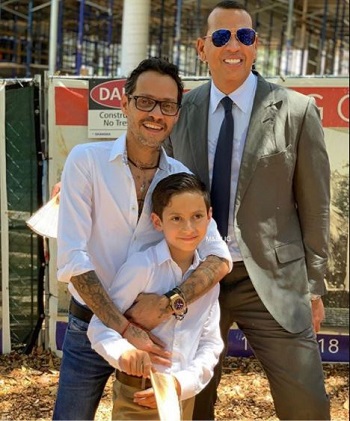Maximilian David muñiz with his father and Alex Rodriguez (Jennifer Lopaz Partner)