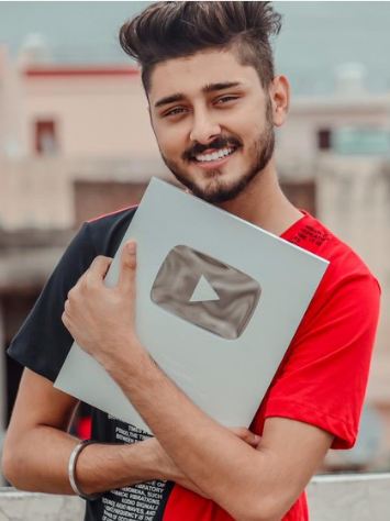 Hardik got silver play button from YouTube