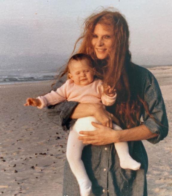 Gillian Turner old picture with her mother