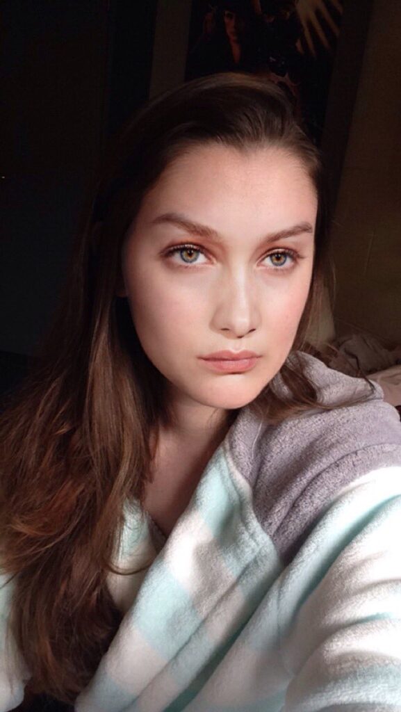 Zoe Dimoldenberg (Amelia Dimoldenberg Sister) Wiki, Age, Family, Height